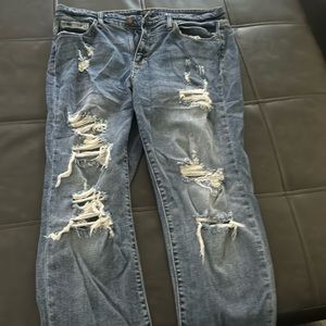 Judy Blue Distressed Boyfriend Jeans in Blue
